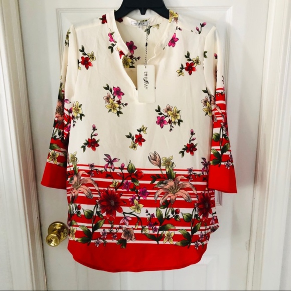 NWT PROFILE floral striped lightweight V neck blouse size small